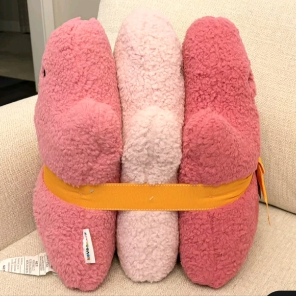 Set of 3 NovoGratz Halloween Pink Ghost Pillows NEW - Picture 3 of 5